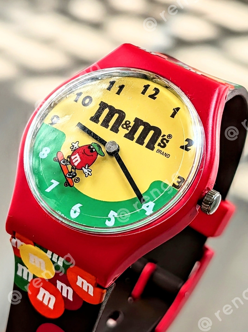NOS 1994 M&M's RARE COLLECTION Red Silicone analog Watch